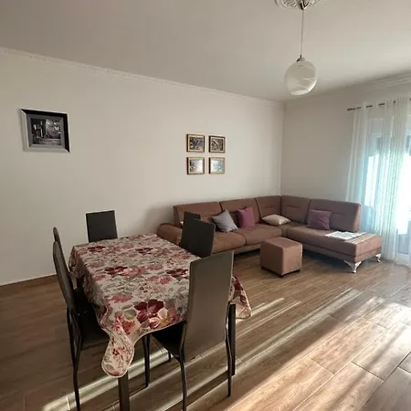 Vlora Central & Comfy Apartment Exterior photo